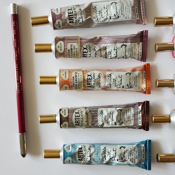 Vintage artex paints, pencil, instructions tips and hoop. As is- See description - Picture 4 of 9